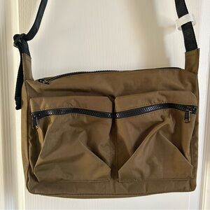 NEW BAGGU Medium Cargo Crossbody in Seaweed